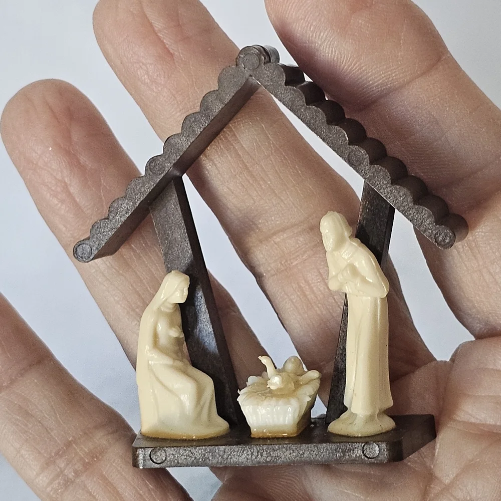 Nativity Figurine Ornament Plastic Mary Joseph Jesus Bethlehem Virgin Christmas